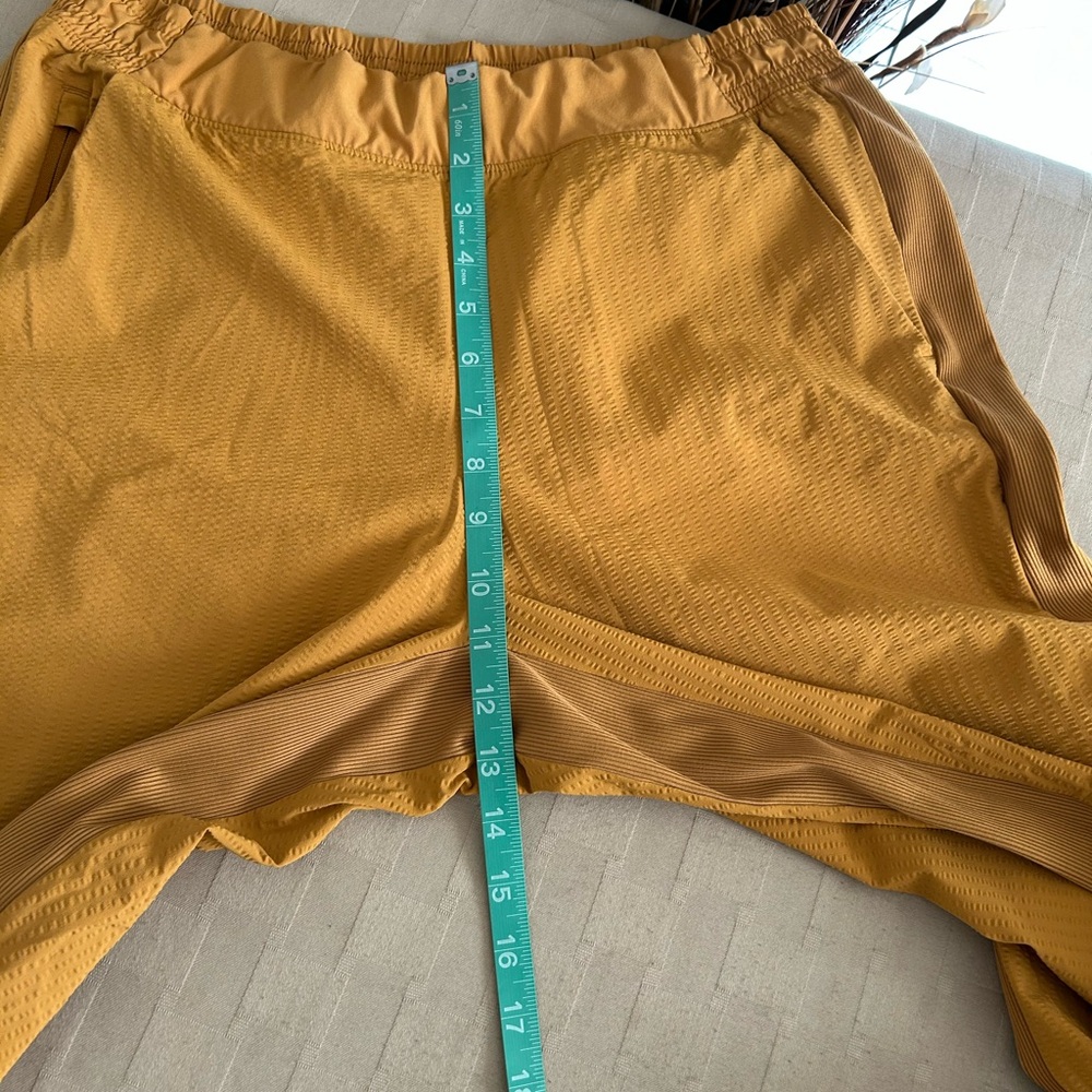 Athleta Textured Brooklyn Jogger Pant in Marigold - Picture 12 of 13